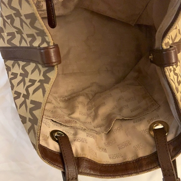 Michael Kors Jet Set Grab Tan and Brown Logo Hobo Tote - Picture 9 of 16